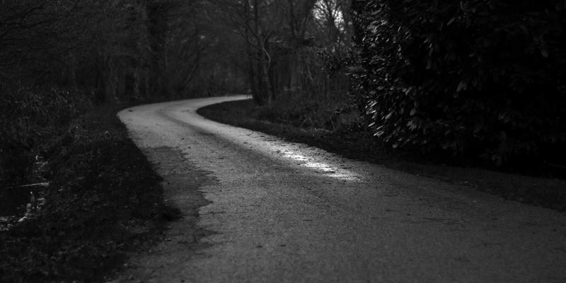 LH之家未来主义设计：开放式厨房客厅一体化，如何用智能岛台、收纳与通风打造完美动线