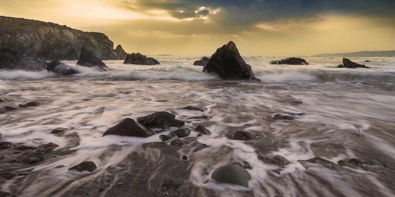 LH之家阳台空间改造灵感：从休闲花园到家庭健身区的多功能设计策略