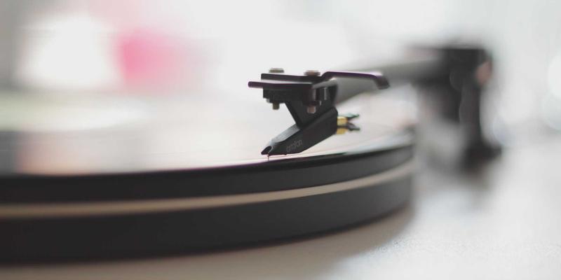 家居用品77：融合智能科技与美学设计的现代室内解决方案