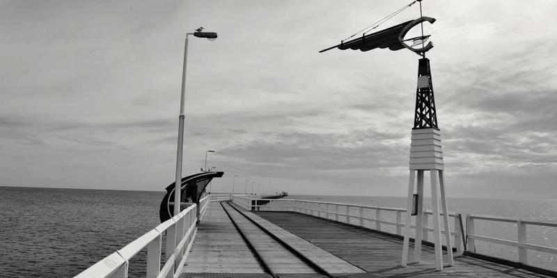 现代家具与家居用品：如何通过装饰设计打造理想生活空间